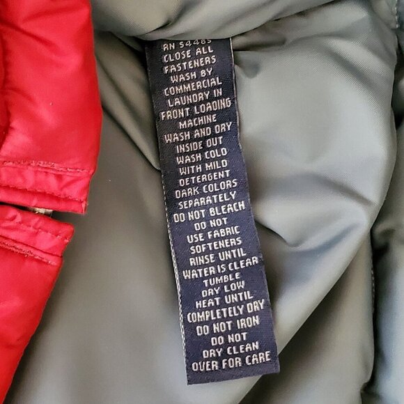 American Eagle Outfitter Large Red AE Base Camp Vest Down-Filled Water-Resistant - Picture 3 of 11